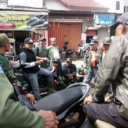 PEMERINTAH DESA CIBODAS LAKSANAKAN NORMALISASI SUNGAI